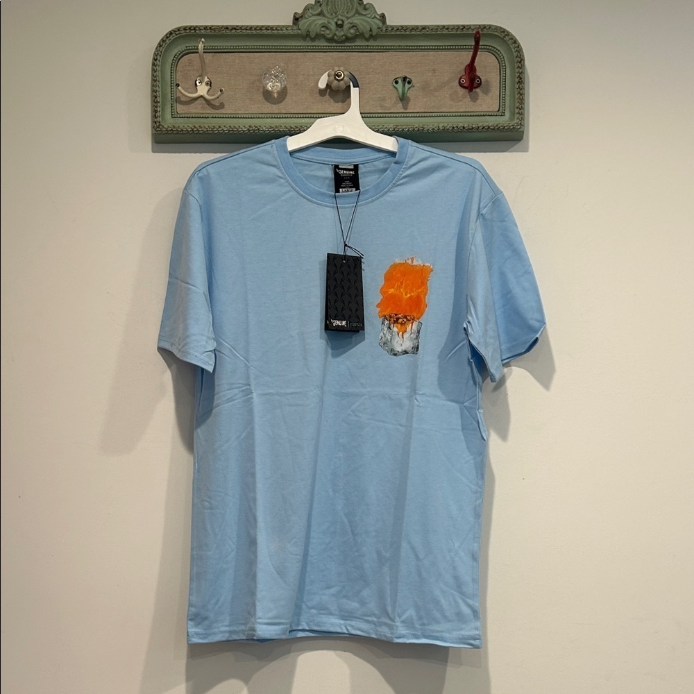 Genuine Merchandise Light Blue Tee fire & ice Orange short sleeve T-shirt large